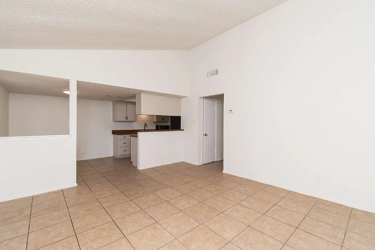 Building Photo - 4405 Teri Rd #B