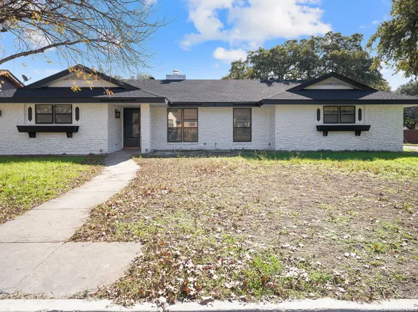 702 Fawndale, Windcrest, TX 78239