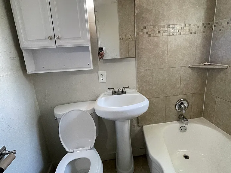 2915 Madison Ave #2 — Photo 16