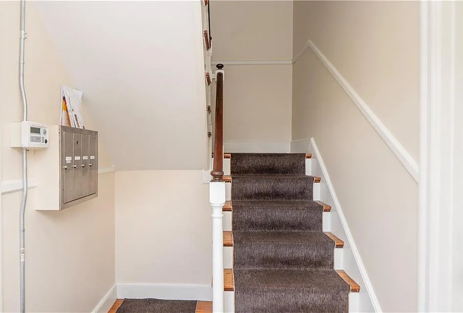 2 bed, 550 sqft, $2,150 — Photo 2