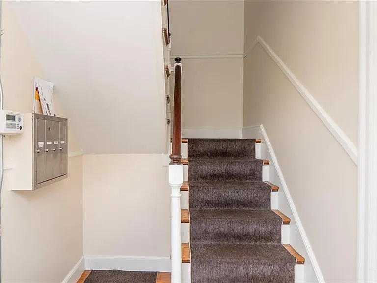 11 Village Ln #B — Photo 2