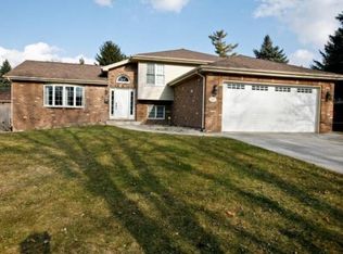 821 Bradoc St, Chicago Heights, IL 60411