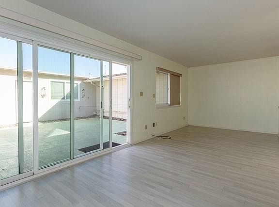 4th image of 171 W Bay Blvd