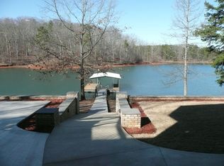 2004 Hampton Shores Dr, Seneca, SC 29672