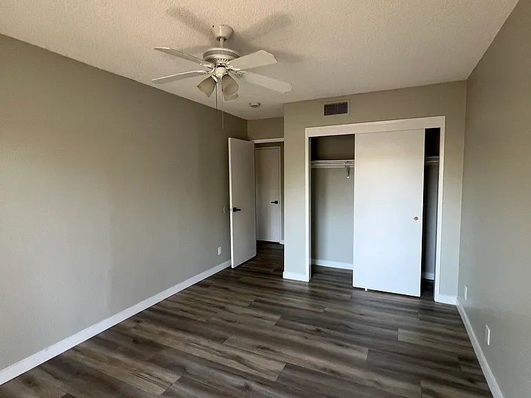 9210 Langdon Ave — Photo 20