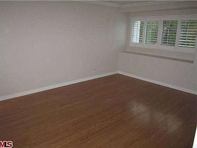 3rd image of 11730 Moorpark St APT K