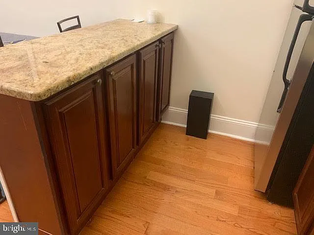 1014 Clinton St #1R — Photo 4