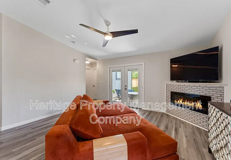 6715 Hickory Springs Dr — Photo 7