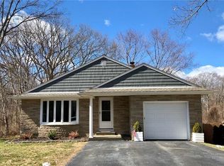 286 Sowams Rd, Barrington, RI 02806