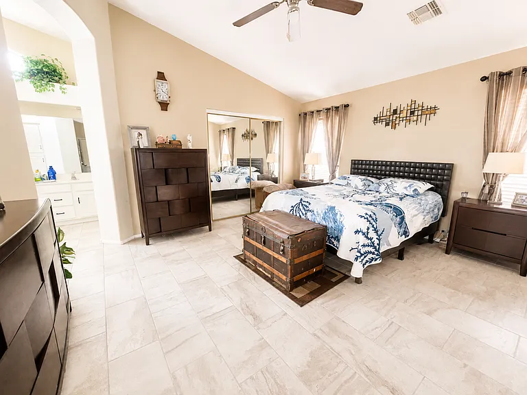 4631 E Torrey Pines Ln — Photo 10