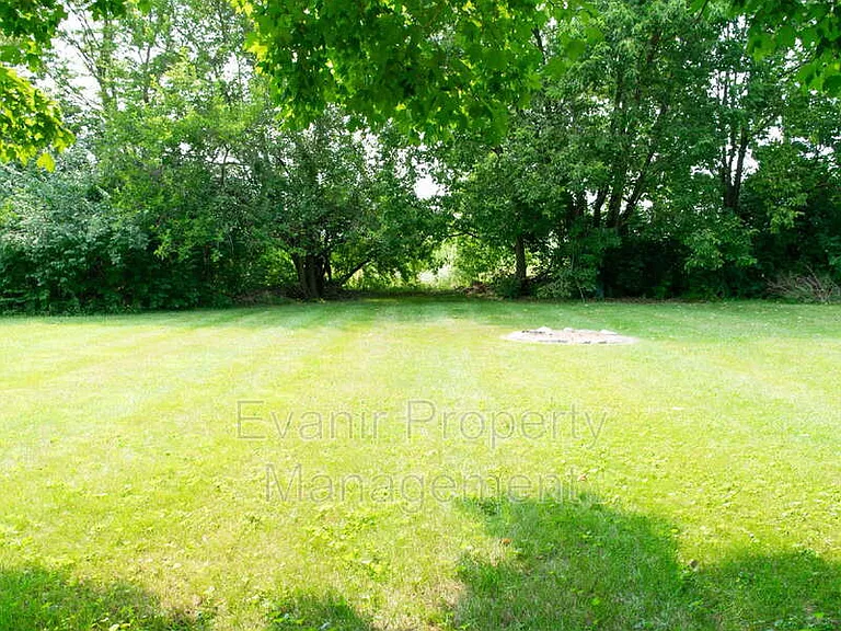 3160 Honeysuckle Dr — Photo 4