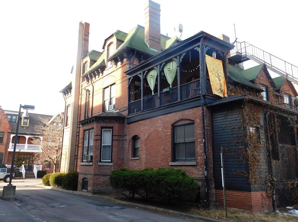 Building Photo 3