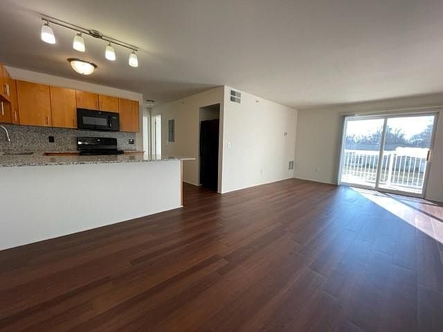 1st image of 7468 Redwood Blvd #306