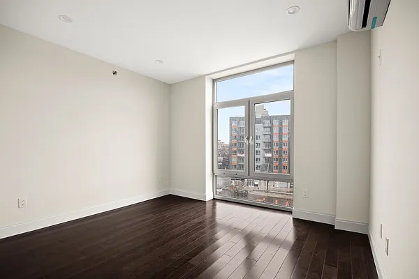 Rented by Compass | media 32