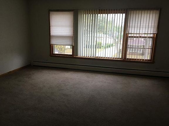 3rd image of 69 Dover Dr