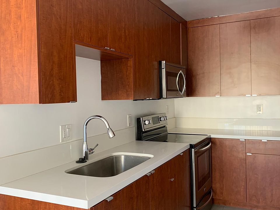1st image of 1476 S Shenandoah St #205