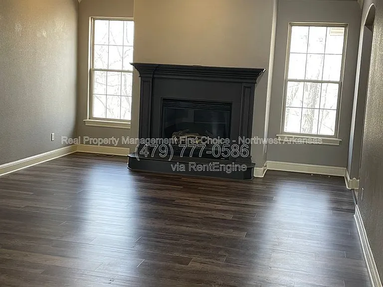 8763 Apple Gln — Photo 5