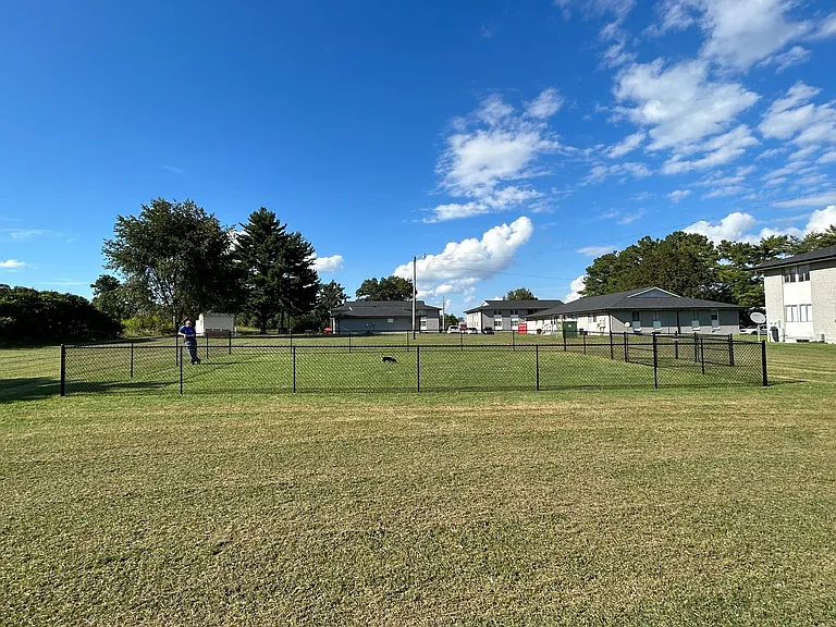 405 Oak Street — Photo 6