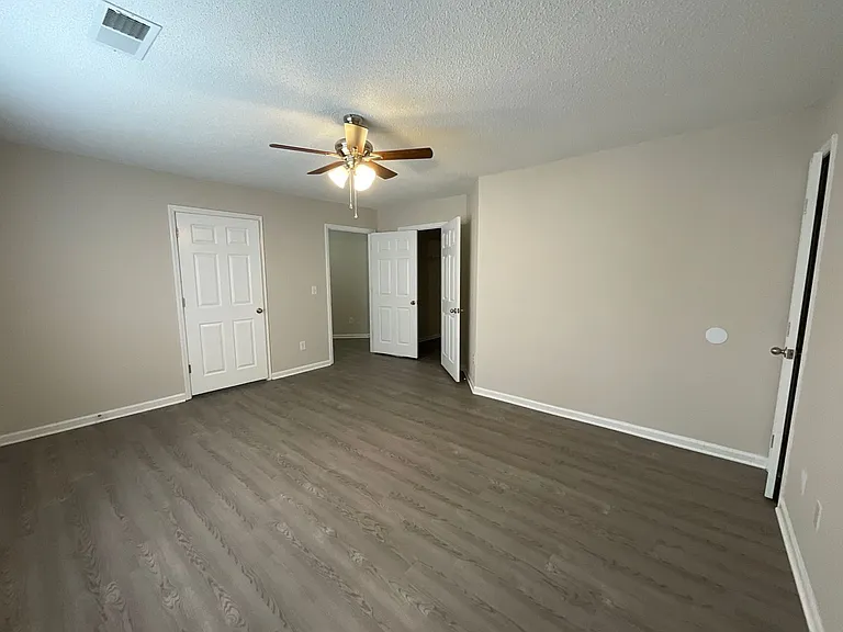 Meridian Park Apartments — Photo 209