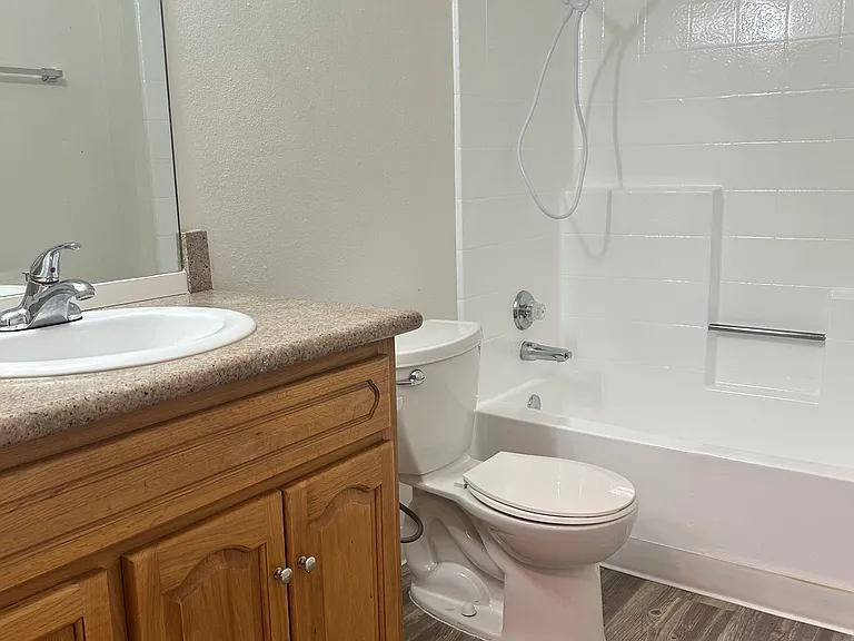 Merrill Apartments — Photo 7
