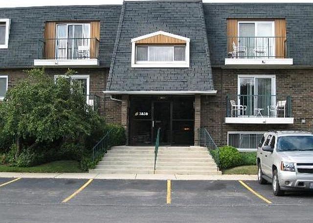 1st image of 3850 S Parkway Dr APT 3C