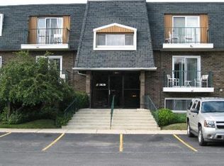 3850 S Parkway Dr APT 3C, Northbrook, IL 60062