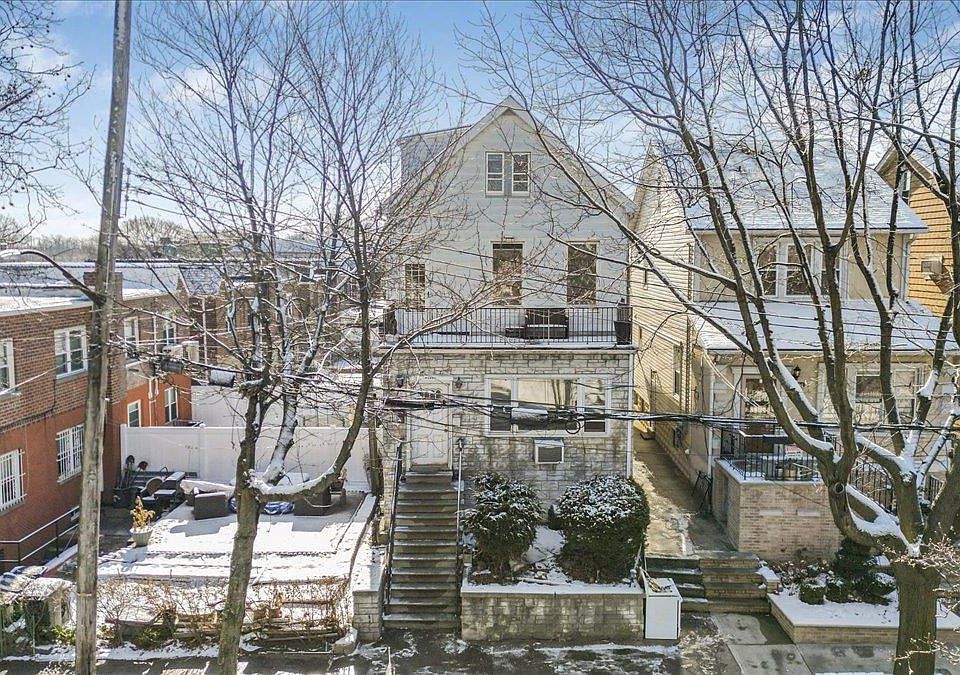 1st image of 3076 Lasalle Avenue