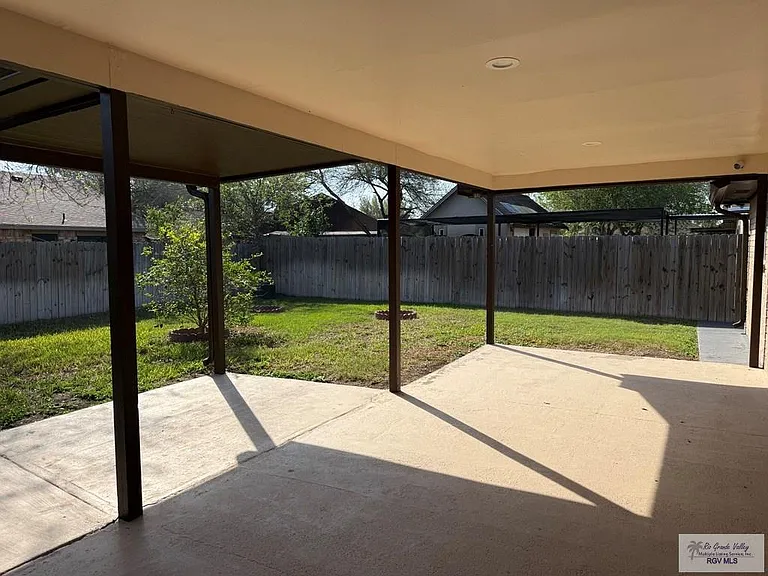 1044 Alta Mesa Blvd — Photo 11