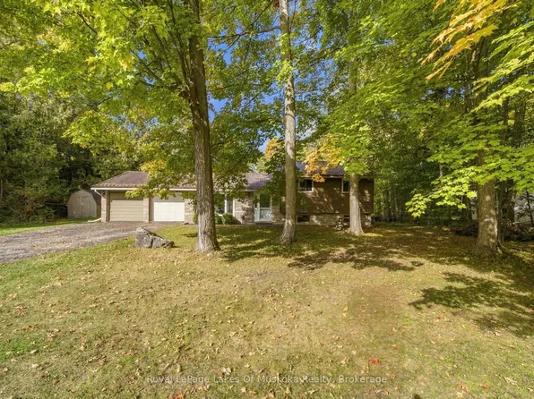 13 Leisure Ct, Severn, ON L0K 1E0