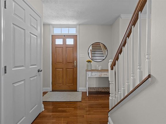5th image of 8027 Woodcreek Dr