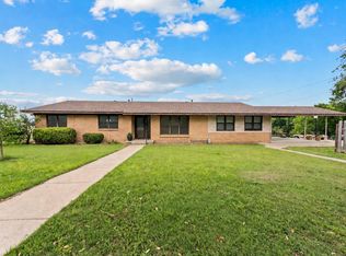 608 Spring St, West, TX 76691