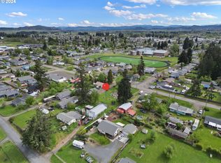 S 10th St, Creswell, OR 97426