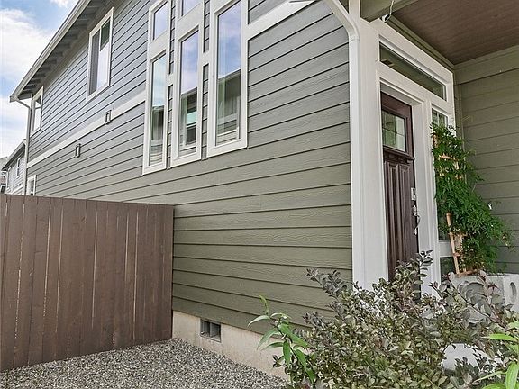 2nd image of 3903 Portside Dr