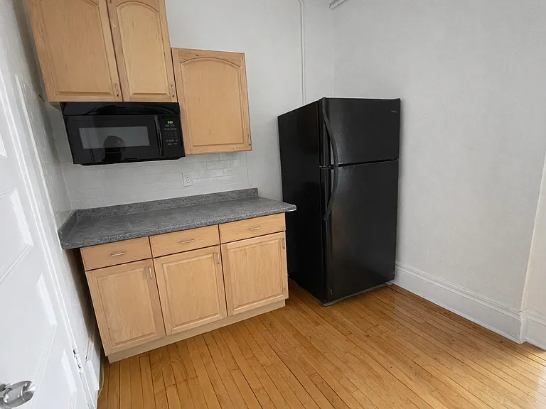 Brownstone — Photo 26