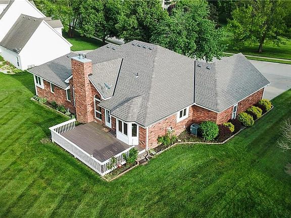 3rd image of 4805 N Lakewood Dr