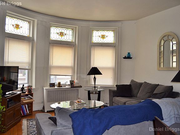 3rd image of 1822 Beacon St APT 1F