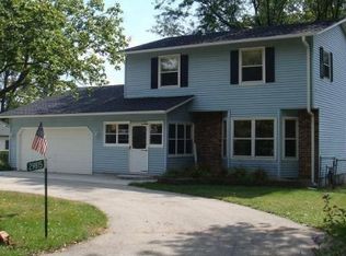 29815 Pinewood Dr, Burlington, WI 53105