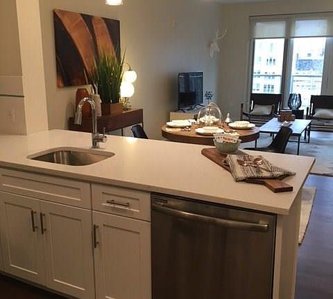 5th image of 111B Morgan St #211
