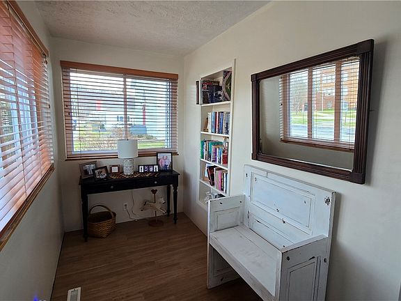 5th image of 410 Mulberry St