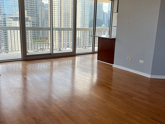 4th image of 545 N Dearborn St APT 3107