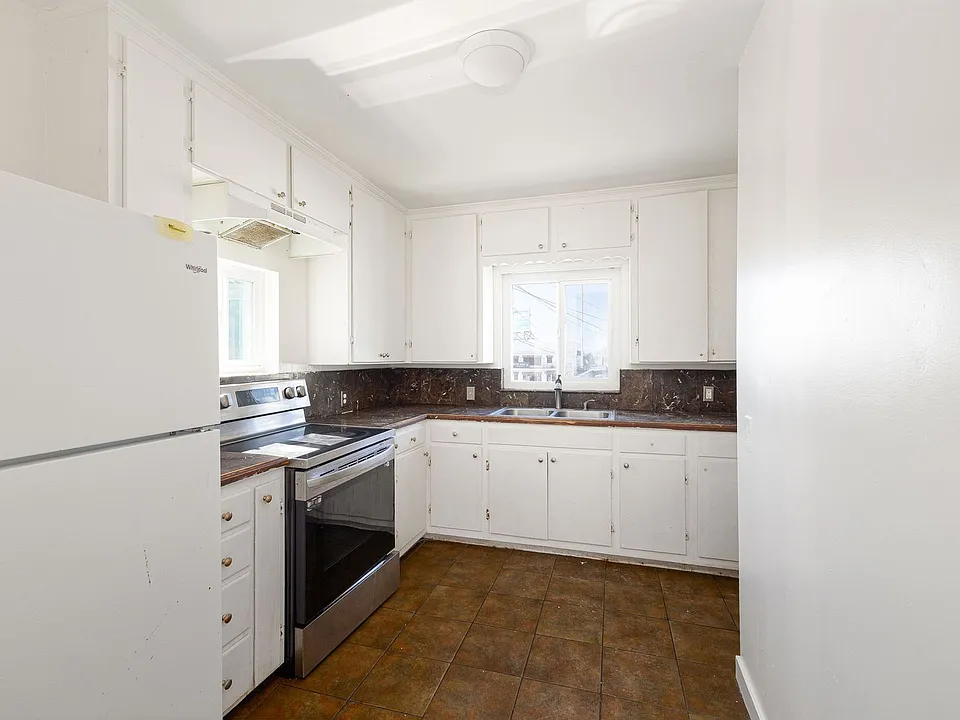 628-634 A Ave