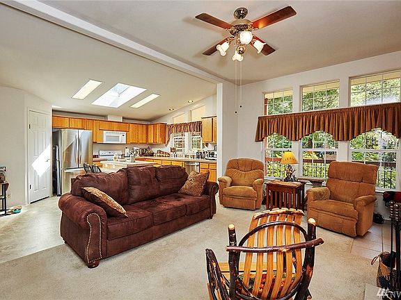 5th image of 2183 Komichan Ln NW