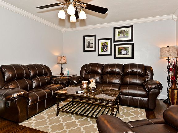 2nd image of 901 Cormar Dr