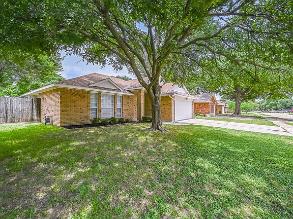 2nd image of 2822 White Oak Dr