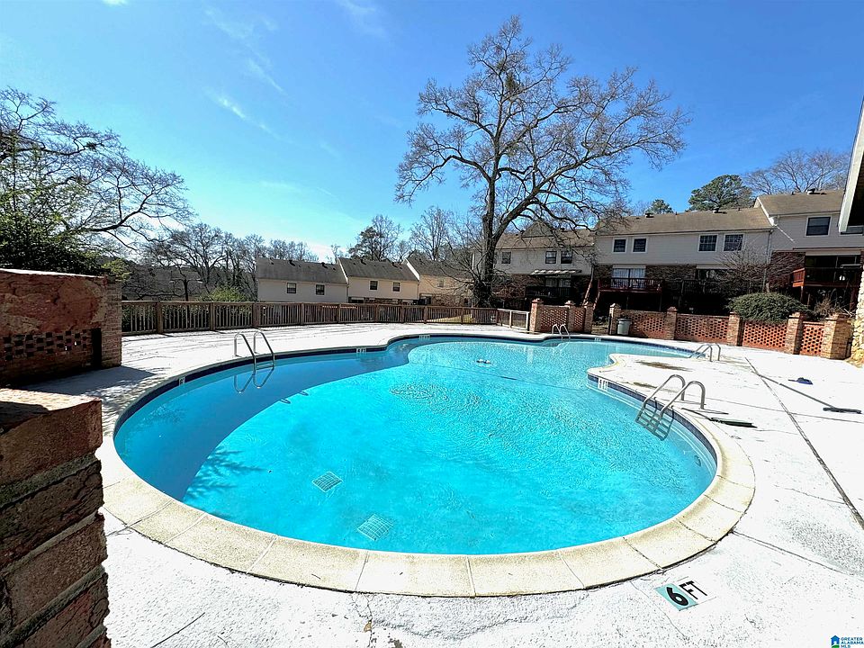 2nd image of 2723 Southbury Cir #2723