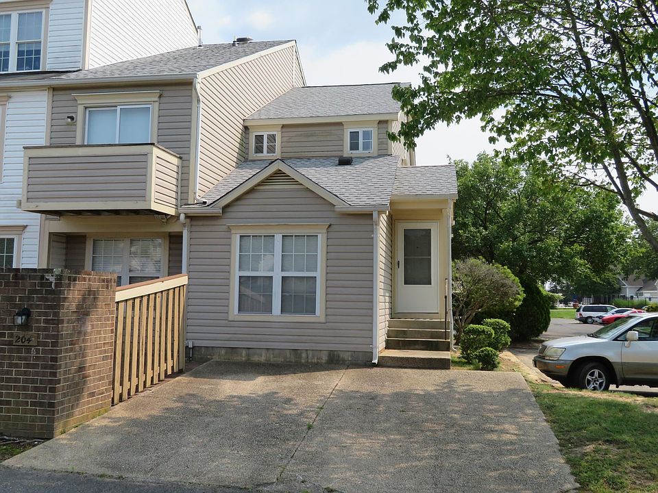 1st image of 46351 Columbus Dr