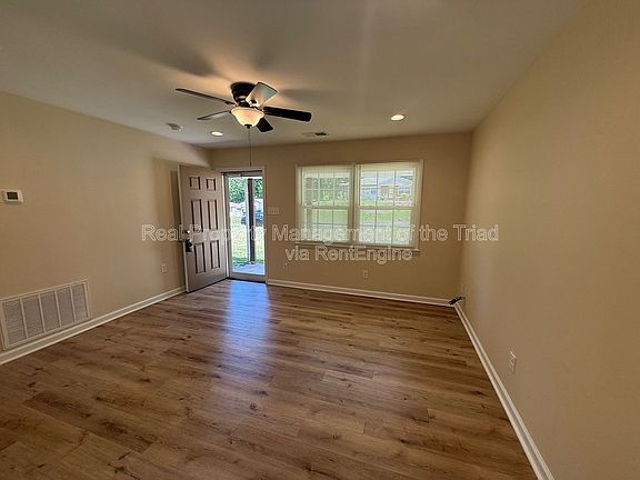 2nd image of 5208 Larkspur Dr
