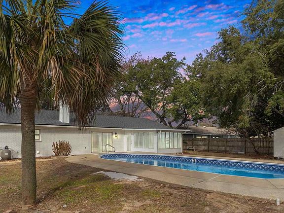 2nd image of 1324 El Sereno Pl