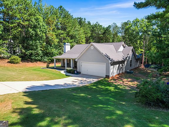 3rd image of 279 Pine Ridge Cir