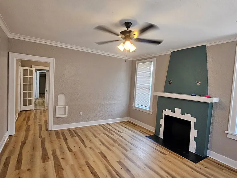 2405 Battery St #B — Photo 3